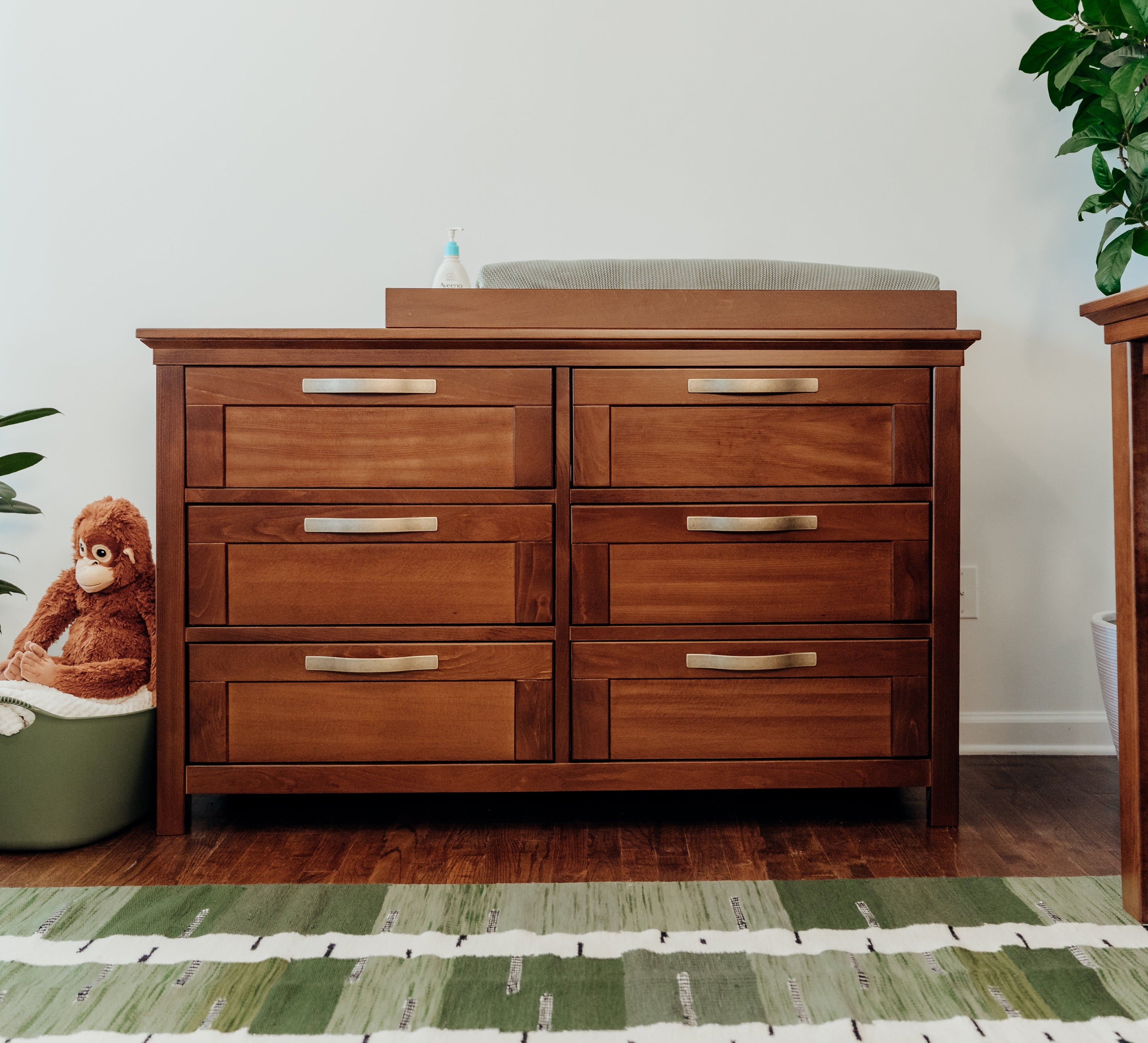 Dresser & Chest